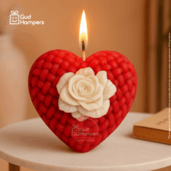 KNOTTED HEART WITH FLOWER CANDLE